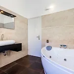 Pine And Lime Апартаменты Пула