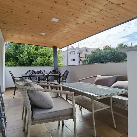 Pine And Lime Appartement Pula