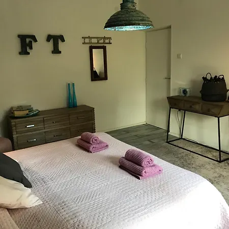 Pine And Lime Apartmán