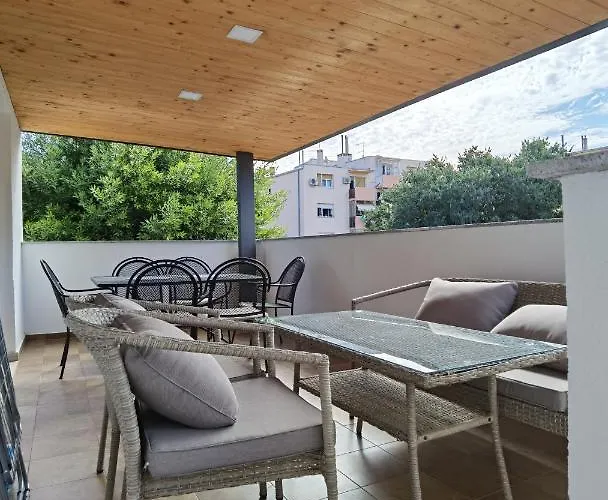 Pine And Lime Apartment Pula