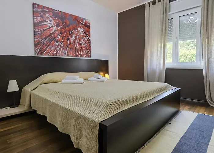 Pine And Lime Apartment