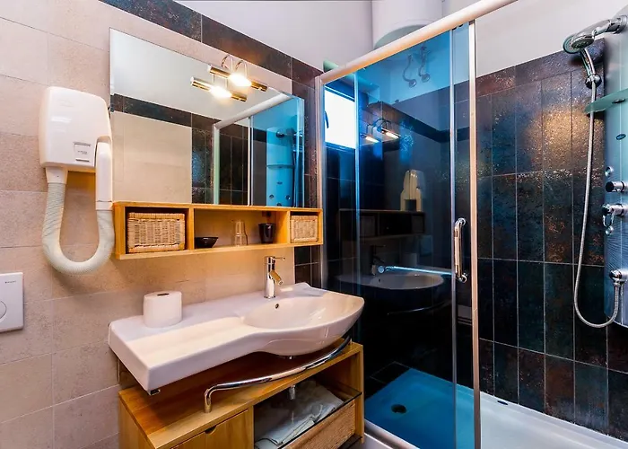 Apartment Pine And Lime *