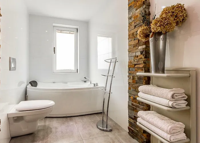 Apartment Pine And Lime Pula