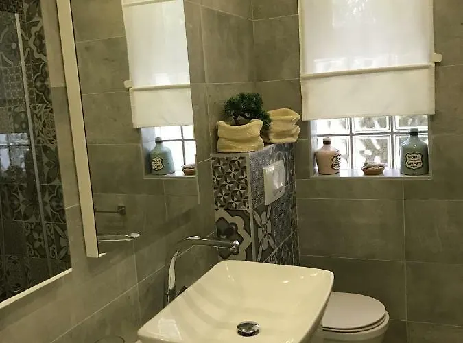 Apartment Pine And Lime *